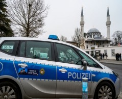 استطلاع: 71% من الألمان متخوفون من اليمين.. واعتداء على مسجد ..
